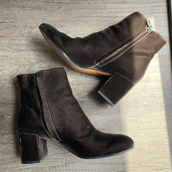 Vince Shoes - Vince Women's Blakely velvet ankle boots us size 8